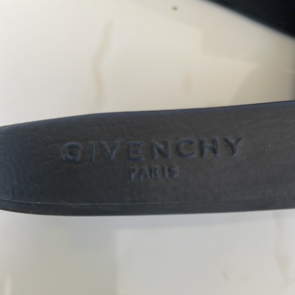 GIVENCHY Paris Slides - Picture 4 of 11